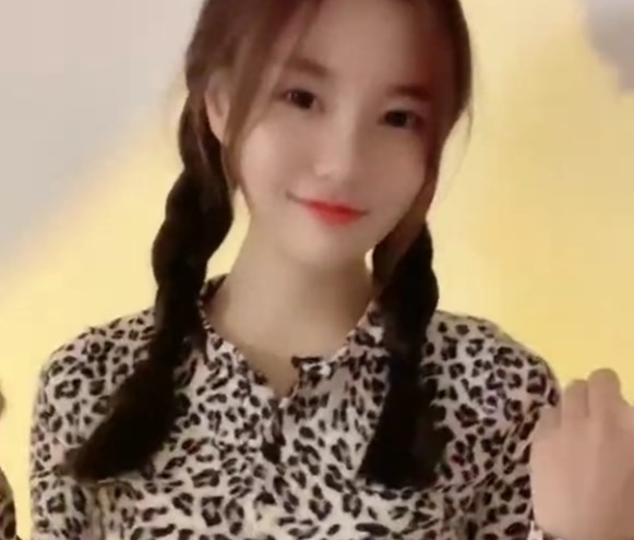 33 杨小梦💋（才艺主播） 可爱小姐姐 阳光女孩..